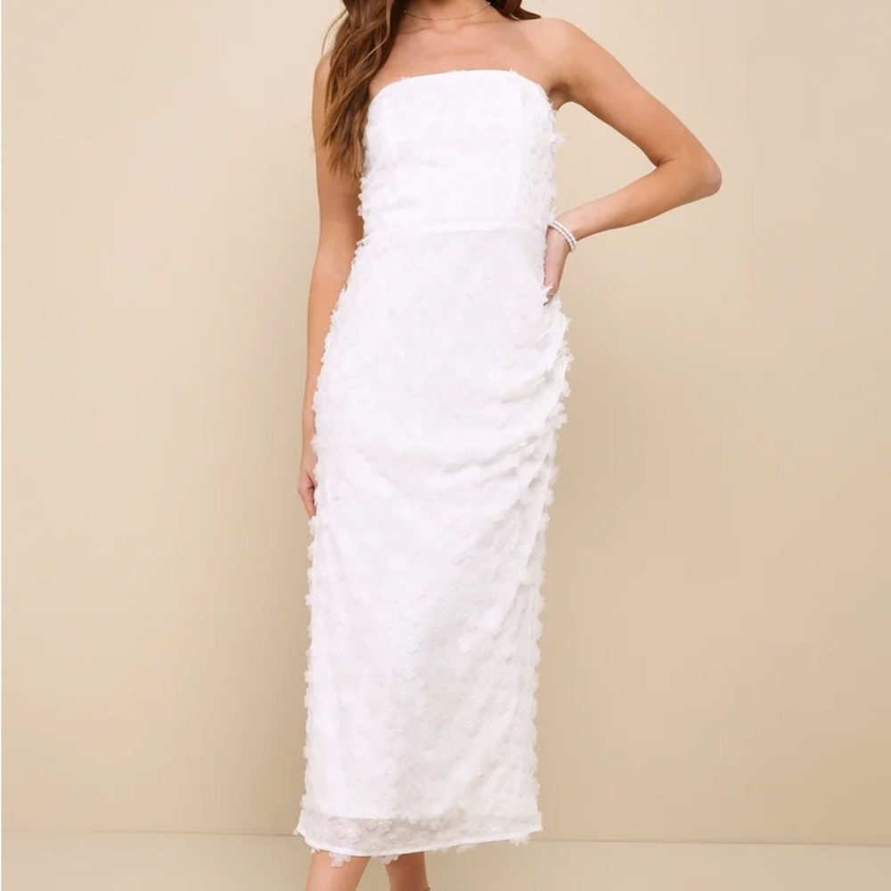 Lulus Dreamy Girl White 3D Floral Applique Strapless Midi Dress size L nwt